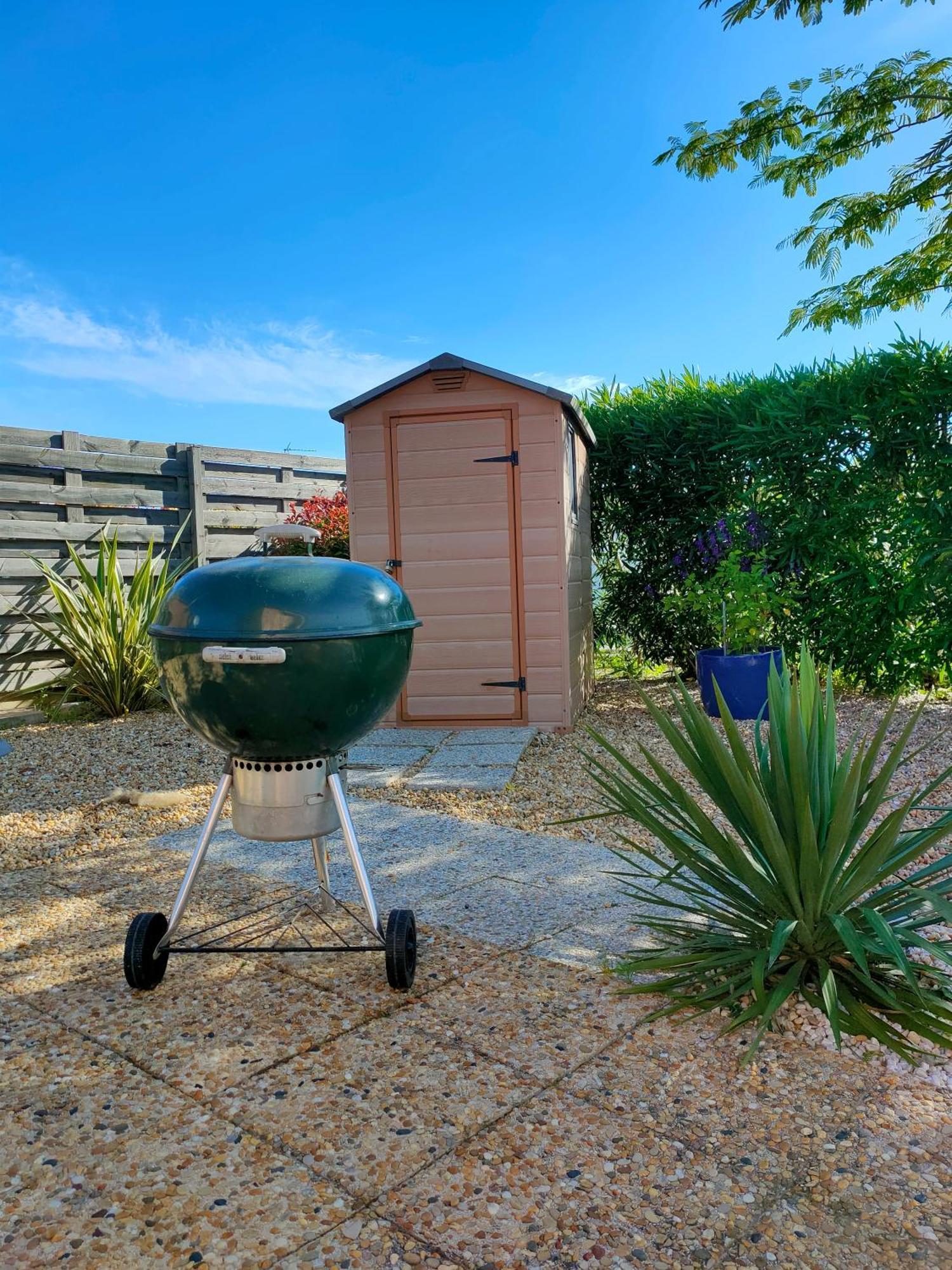 Le Mazet Sooksabai, Confort, Charme Et Decouverte En Petite Camargue Saint-Laurent-dʼAigouze Buitenkant foto